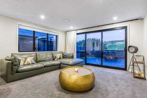 Photo of property in 3 Foremast Place, Whitby, Porirua, 5024