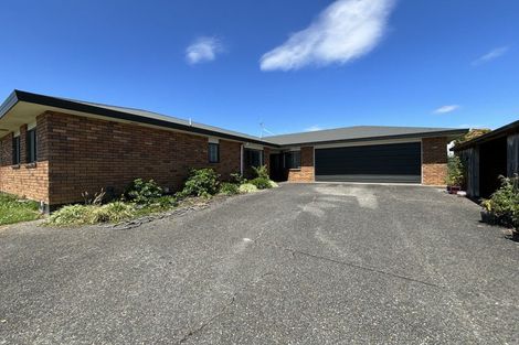 Photo of property in 125 Ruapehu Drive, Fitzherbert, Palmerston North, 4410