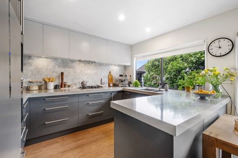 Photo of property in 2/59 Dalwhinnie Parade, Highland Park, Auckland, 2010