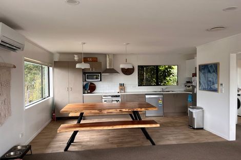 Photo of property in 77 Vipond Road, Stanmore Bay, Whangaparaoa, 0932