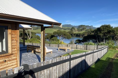 Photo of property in 10 Pekapeka Street, Raglan, 3225