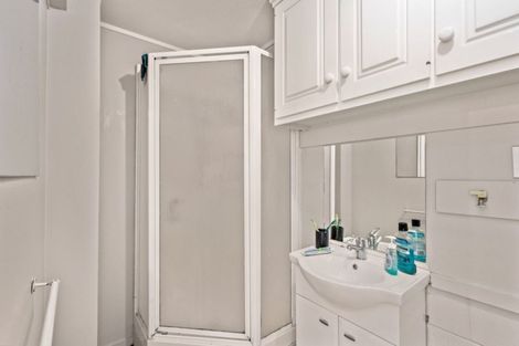 Photo of property in 7 Landsdale Place, Massey, Auckland, 0614