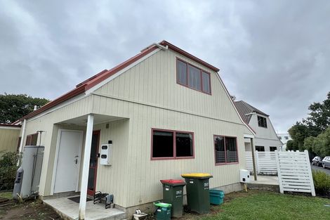 Photo of property in 5 Emmadale Lane, Hamilton East, Hamilton, 3216