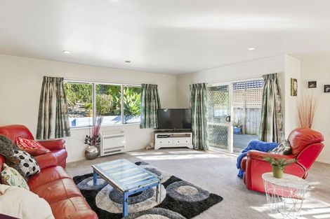 Photo of property in 27 Villa Grove, Paraparaumu, 5032
