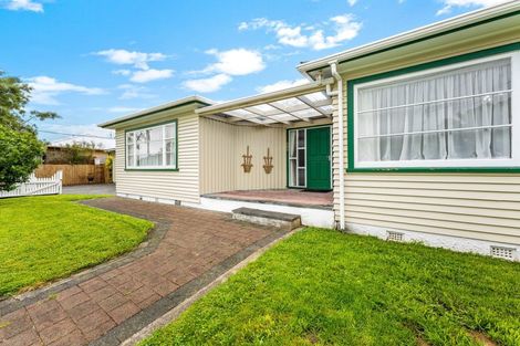 Photo of property in 33 Peel Place, Wainuiomata, Lower Hutt, 5014