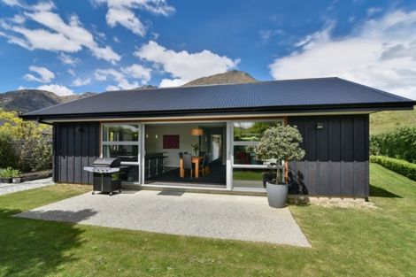 Photo of property in 4 Herries Lane, Lake Hayes, Queenstown, 9304