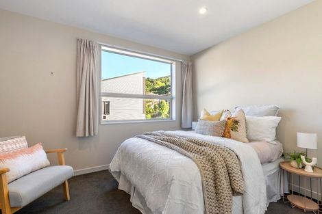 Photo of property in 9/8 Thatcher Crescent, Crofton Downs, Wellington, 6035