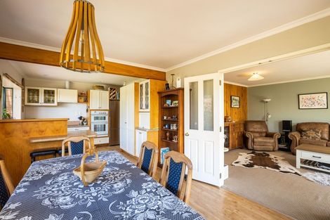 Photo of property in 537 Richmond Road, Lepperton, New Plymouth, 4373