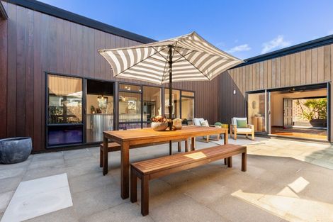 Photo of property in 22 Millennium Hill, Paraparaumu, 5032