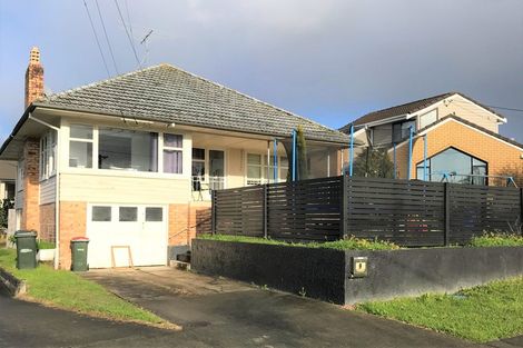 Photo of property in 9 Covil Avenue, Te Atatu South, Auckland, 0610