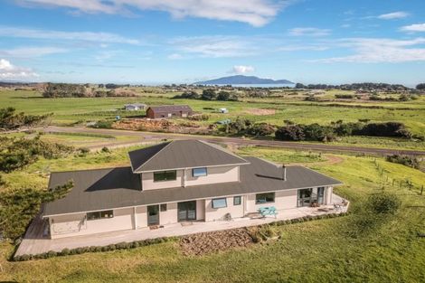 Photo of property in 100 Harakeke Road, Te Horo, Otaki, 5581