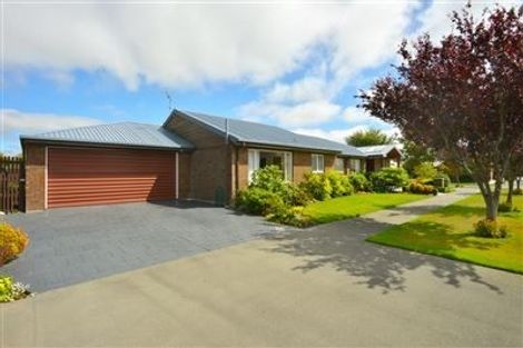 Photo of property in 2 Thoresby Mews, Avonhead, Christchurch, 8042