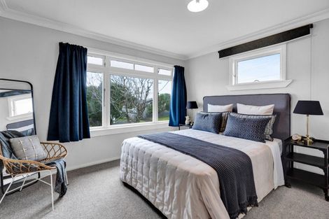 Photo of property in 106 Seaview Road, Westown, New Plymouth, 4310