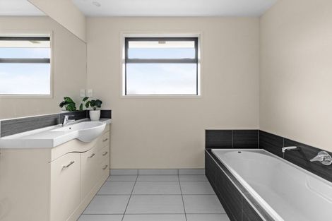 Photo of property in 56 Kapiti Drive, Poraiti, Napier, 4112