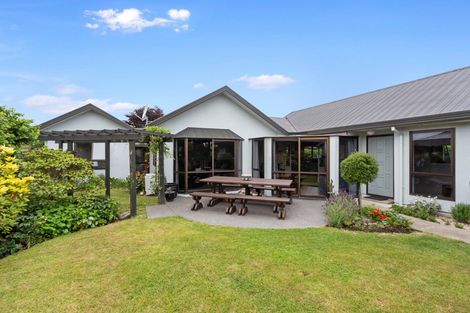 Photo of property in 6 Grove Place, Rangiora, 7400