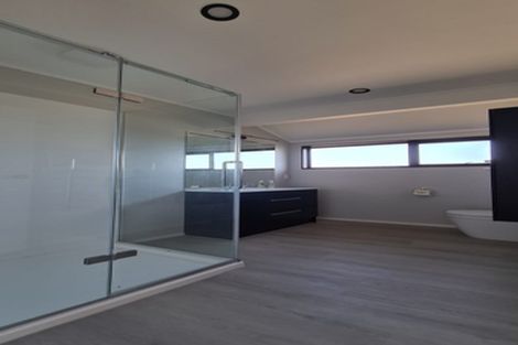 Photo of property in 2/25 Sartors Avenue, Northcross, Auckland, 0630