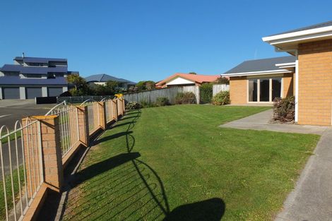 Photo of property in 6 Teppett Place, Foxton Beach, Foxton, 4815