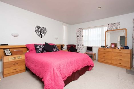 Photo of property in 1/207 Oceanbeach Road, Mount Maunganui, 3116