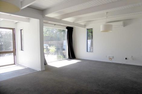Photo of property in 2/52 Aikmans Road, Merivale, Christchurch, 8014