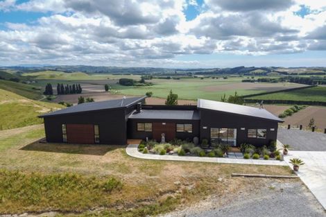 Photo of property in 71 Pirau Road, Fernhill, Napier, 4183