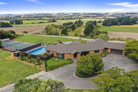 Photo of property in 70 Kakariki Road, Marton, 4787