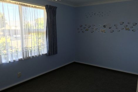 Photo of property in 27 Charnwood Crescent, Bishopdale, Christchurch, 8051