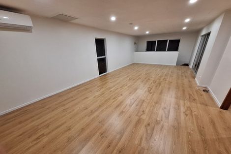 Photo of property in 2/56 Lavery Place, Sunnynook, Auckland, 0632