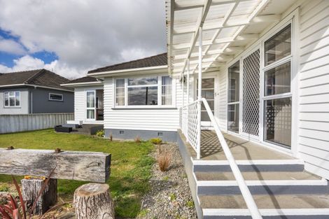 Photo of property in 196 Cambridge Street, Levin, 5510