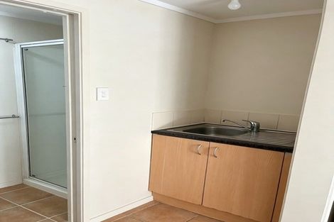 Photo of property in 144 Prince Regent Drive, Half Moon Bay, Auckland, 2012