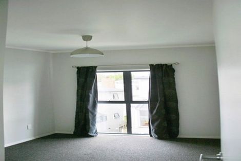 Photo of property in 16b Woodall Place, Totara Vale, Auckland, 0627