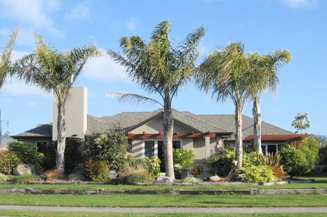 Photo of property in 82 Palm Beach Boulevard, Papamoa Beach, Papamoa, 3118