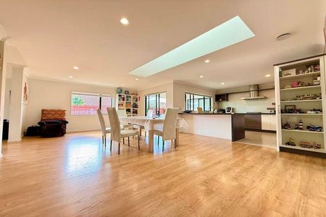 Photo of property in 10 Mary Forgham Drive, Greenhithe, Auckland, 0632