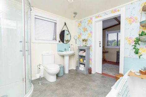 Photo of property in 72 Township Road, Kumeroa, Woodville, 4997