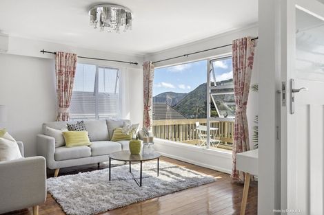 Photo of property in 1/165 Severn Street, Island Bay, Wellington, 6023