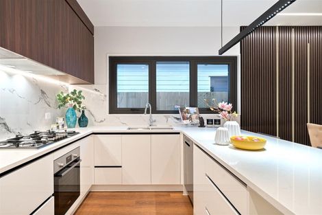 Photo of property in 25 Whakairo Crescent, Gulf Harbour, Whangaparaoa, 0930