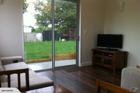 Photo of property in 21 Pasadena Avenue, Point Chevalier, Auckland, 1022