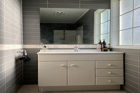 Photo of property in 31 Lyren Place, Half Moon Bay, Auckland, 2012