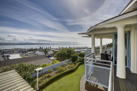 Photo of property in 8 George Street, Hospital Hill, Napier, 4110