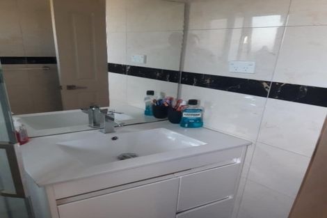 Photo of property in 5 Wilbur Place, Pakuranga Heights, Auckland, 2010