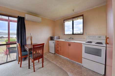 Photo of property in 2 Antrim Street, Waikawa, Tokanui, 9884