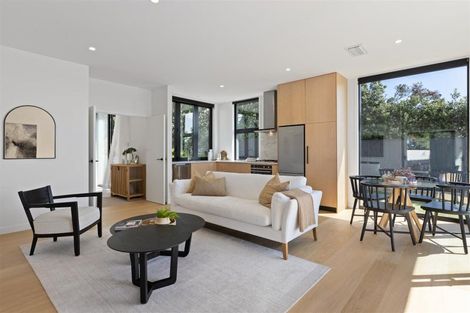 Photo of property in 17 Lansdowne Street, Bayswater, Auckland, 0622