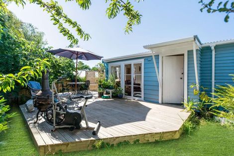 Photo of property in 731 Swanson Road, Swanson, Auckland, 0612