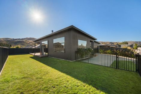 Photo of property in 7 Travertine Street, Cromwell, 9310