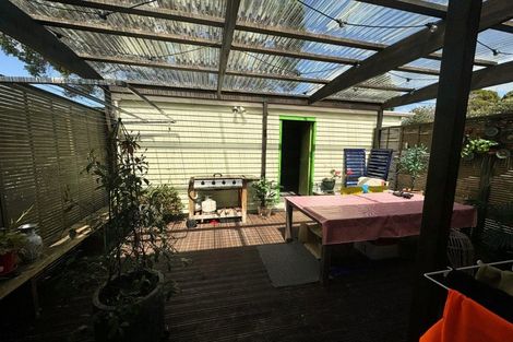 Photo of property in 185 Waimumu Road, Massey, Auckland, 0614