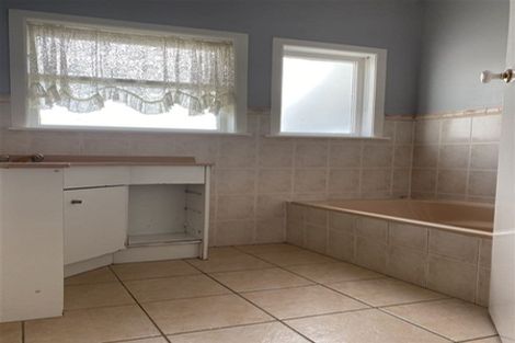 Photo of property in 32 Grove Road, Papakura, 2110