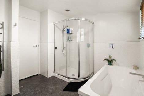 Photo of property in 75 Glenross Street, Glenross, Dunedin, 9011