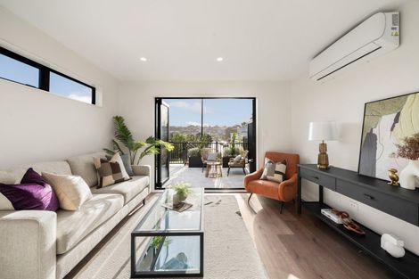 Photo of property in 13/10 Ngaroma House Drive, Hobsonville, Auckland, 0616