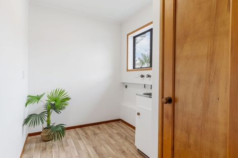 Photo of property in 46a East Coast Road, Milford, Auckland, 0620