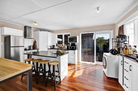 Photo of property in 8 Pacey Avenue, Hawera, 4610