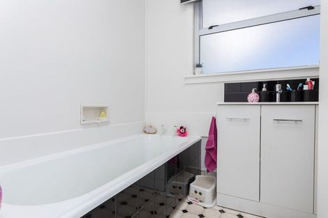 Photo of property in 35 Guy Street, Dannevirke, 4930